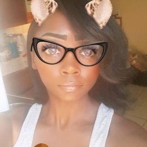 Meet your Posher, Crystal